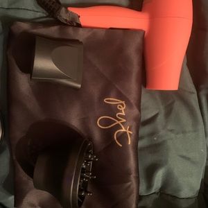 Mini pyt hairdryer with silk bag and 2 attachment